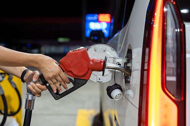 Gasolina com 32% de etanol será comercializada no Brasil a partir de sábado (1º); saiba o que muda