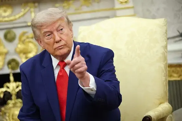 Governo Trump quer investigar urnas eletrônicas no Brasil, diz jornal americano