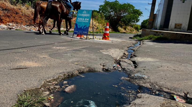 Prefeitura de Juazeiro do Norte notifica Cagece por 850 buracos sem reparos nas vias do município