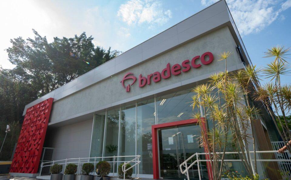 Bradesco fecha 324 agências e demite 2,4 mil funcionários