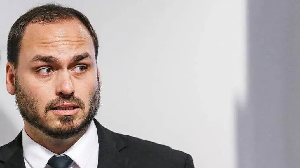 Carlos Bolsonaro declara R$ 2,78 milhões ao TSE para disputar o Senado por Santa Catarina