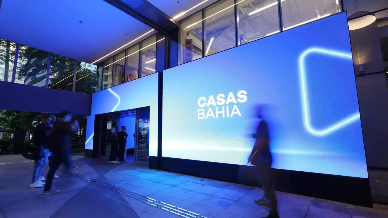 Casas Bahia fecha 298 lojas e pode demitir quase 3 mil funcionários