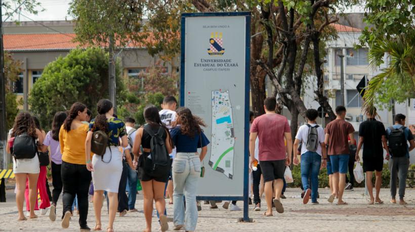 Concursos no Ceará: mais de 4,4 mil vagas abertas e salários de até R$ 12 mil