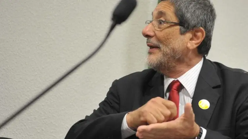 Coordenador de Lula defende mais imposto para super-ricos