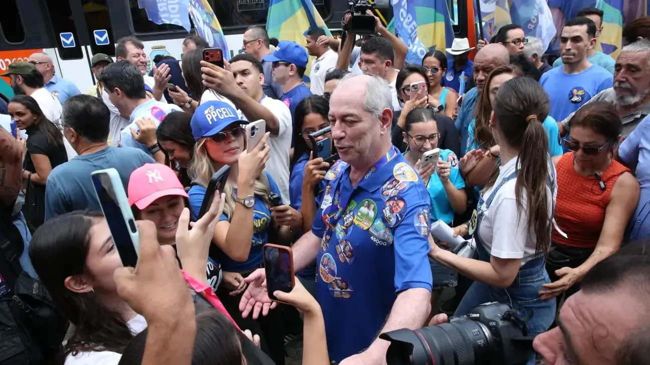 Em coletiva no Centro de Fortaleza, Ciro anuncia reforço na estrutura de serviços