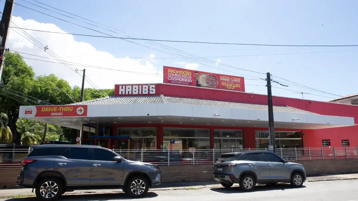 Entenda a crise da dona do Habib’s, grupo com dívida milionária e 10 lojas no Ceará