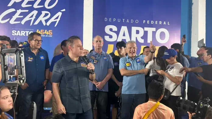 Ex-prefeito de Fortaleza José Sarto inaugura comitê de campanha para eleições