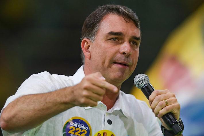 Flávio Bolsonaro: 'Espero que Renan Santos restabeleça sua candidatura'