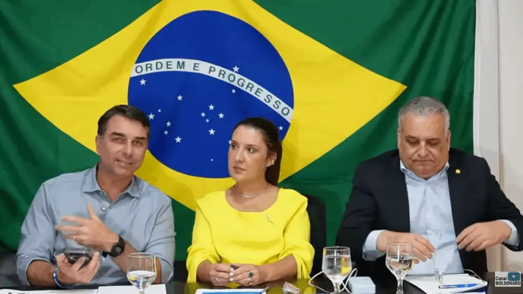 Flávio diz que tentaram filiá-lo ao PT após caso do Missão