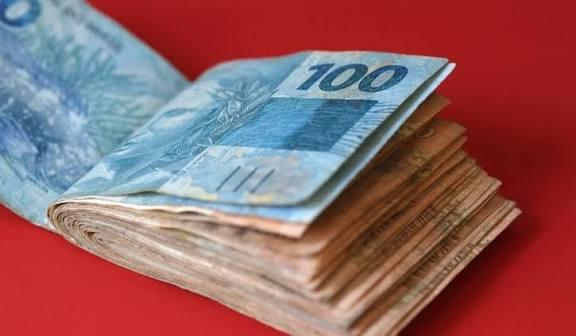 Governo anuncia salário mínimo de R$ 1.741 para 2027