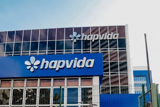 Hapvida é condenada a pagar R$ 283 mil a recepcionista demitida com câncer de mama em Maracanaú