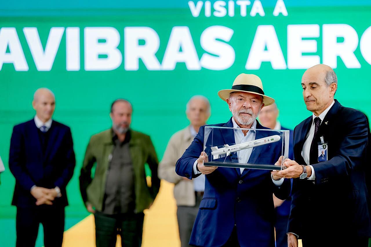 Irmãos Batista compram fabricante de armas de guerra