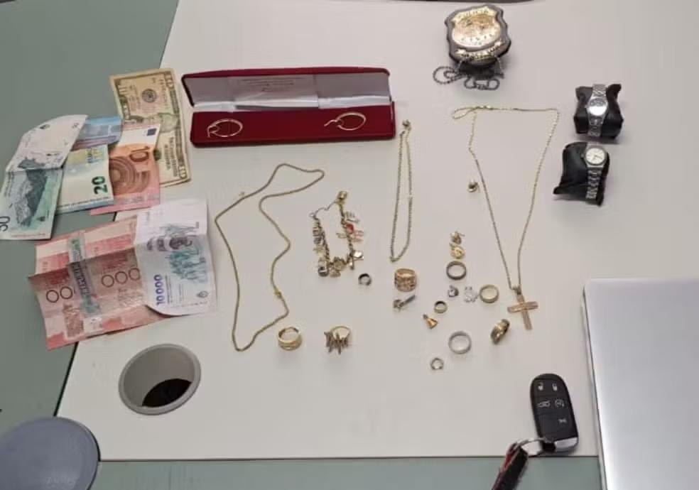 Joias e moedas estrangeiras furtadas em Fortaleza são recuperadas pela polícia no interior do Estado