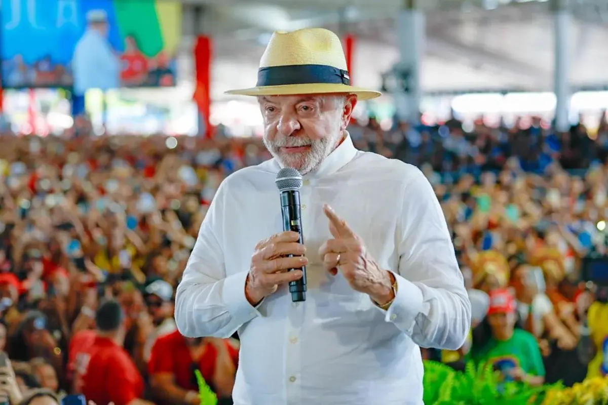 Lula oficializa candidatura à reeleição em convenção do PT em SP, neste domingo (02)