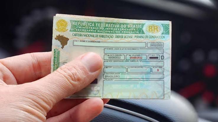 Novas regras da CNH provocam 100 mil demissões e viram alvo de ação no STF