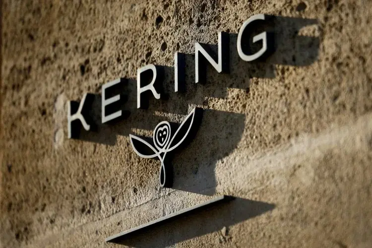 O luxo ficou caro. Agora, a Kering mira as peças usadas