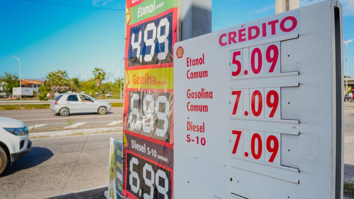 O peso no bolso: Preço do combustível dispara na capital cearense e alcança R$ 6,99.