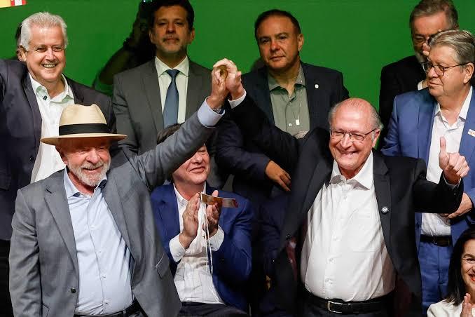 Pela primeira vez em 10 eleições, só um candidato a presidente terá alianças com outros partidos