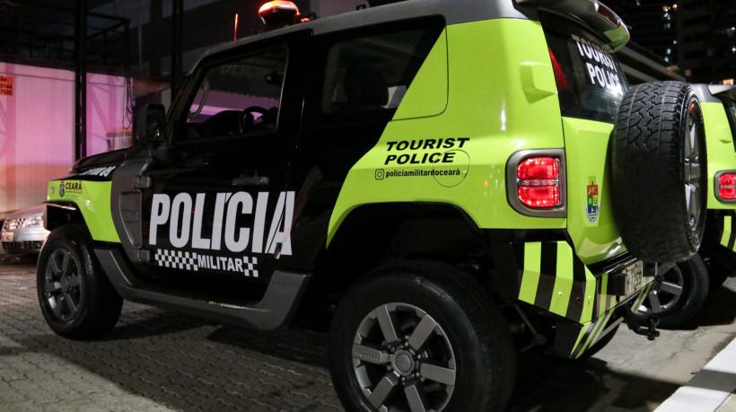 Perseguição em Jericoacoara termina com suspeito preso, carro em muro e apreensão de drogas