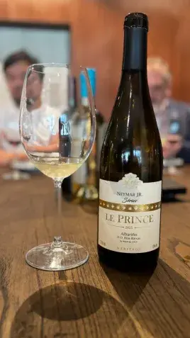 Albariño da Le Prince é produzido em Rías Baixas, na Espanha, pela vinícola Paco & Lola • Saulo Tafarelo