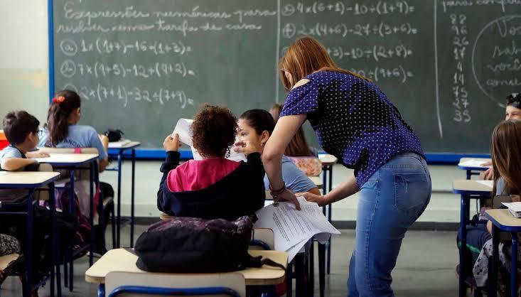 Quanto ganha um professor no Brasil e ao redor do mundo? Veja o ranking