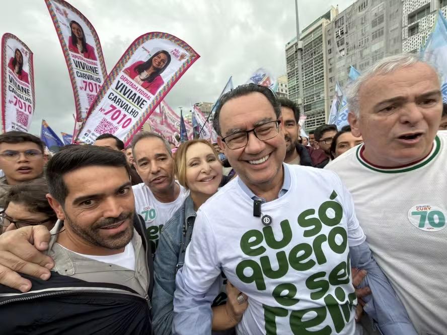 Alvo dos dois lados: Por que Augusto Cury é visto como um 