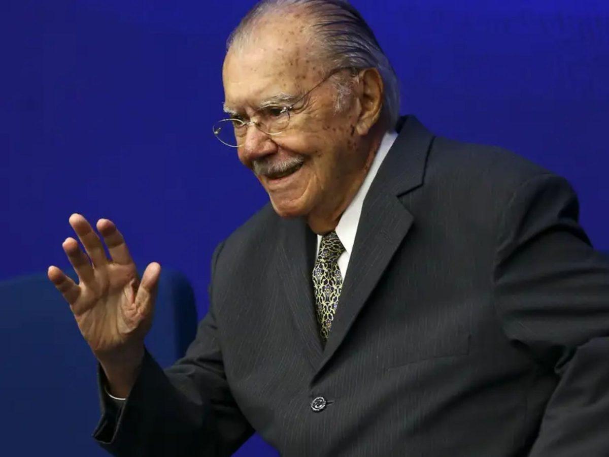 Boletim médico atualiza estado de saúde de José Sarney, internado com pneumonia