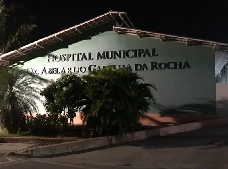 Caos na Saúde: Hospital Municipal de Caucaia sofre apagão e moradores cobram prefeito Naumi Amorim por descaso