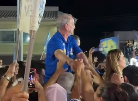 Ciro participa de ações de campanha em Maracanaú e Massapê