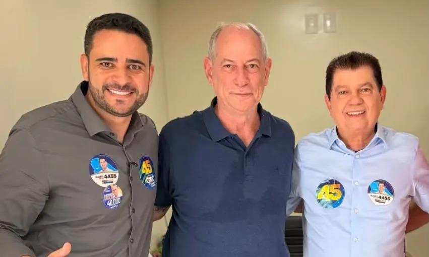 Ciro recebe título de cidadão jaguaribano, pedido foi articulado por vereador da base de Elmano