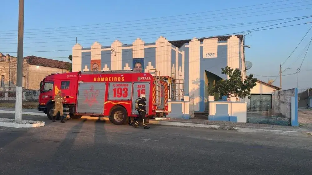 Comitê eleitoral é alvo de incêndio no Ceará em meio a denúncias de ameaças e 