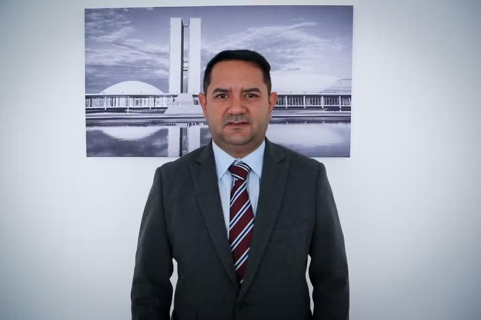 Ex-prefeito foragido, Bebeto do Choró é expulso do PSB no Ceará