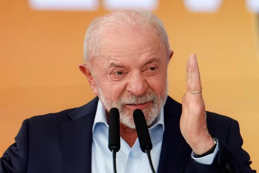 Lula diz que Flávio tem raiva de Moraes por prisão de Bolsonaro, defende investigação em caso de ‘delito’ e cita ‘serviços’ do ministro à democracia