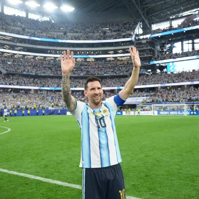 Messi anuncia aposentadoria da seleção argentina após 20 anos