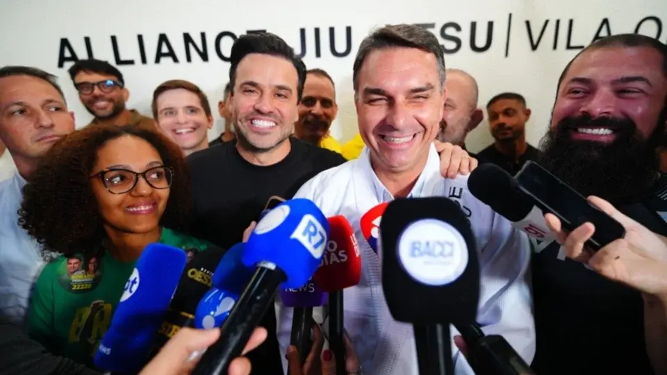 Pablo Marçal declara apoio a Flávio Bolsonaro e anuncia atuação na campanha; veja o vídeo