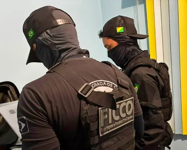 PF cumpre mandado de prisão em Itaitinga e 4 de busca e apreensão em Fortaleza