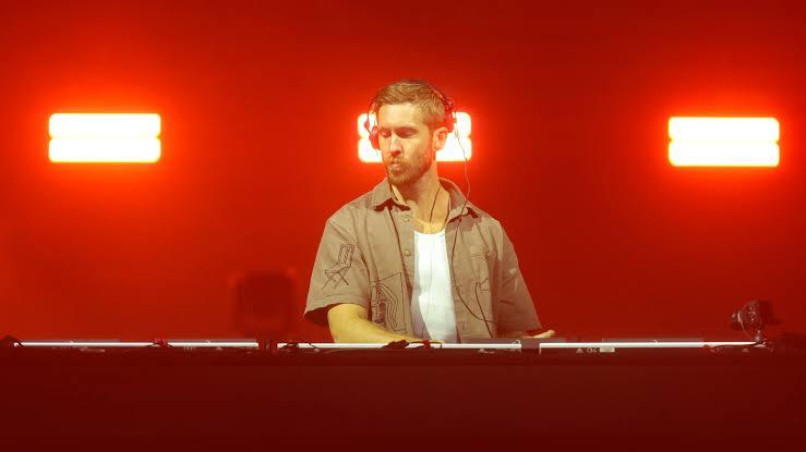 Pop Eletrônico: Calvin Harris incendeia a Cidade do Rock em plena chuva e faz história no Rock in Rio