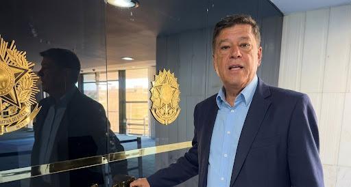 Portas fechadas no Senado: Carlos Viana denuncia Alcolumbre e pede afastamento da presidência (veja o vídeo)