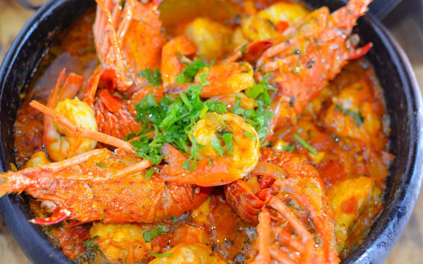 A Moqueca de Frutos do Mar, por sua vez, representa a nossa conexão direta com o litoral, reunindo a riqueza dos pescados e frutos do mar”, destaca Ivan.