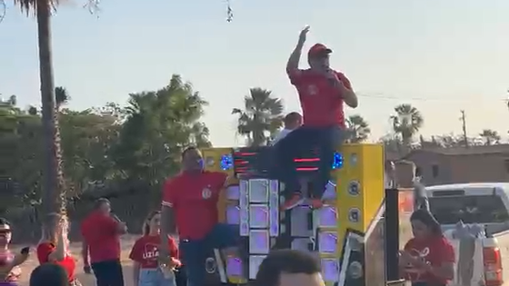 Prefeito de Itapipoca condiciona construção de estrada à eleição da esposa, que disputa vaga na Alece (veja o vídeo)