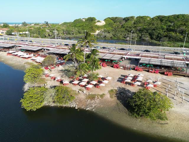 Projeto “Tá Meio Musical Esse Ambiente” promove shows gratuitos ao pôr do sol na Sabiaguaba neste domingo (27)