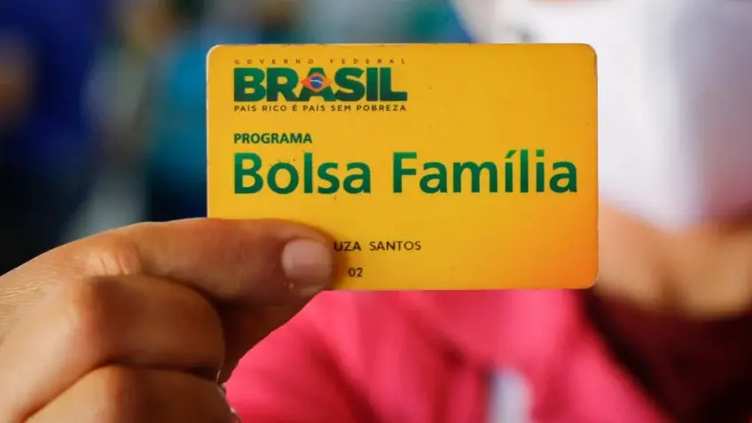 Reajuste de Lula ao Bolsa Família faltando 17 dias para o 1º turno das eleições pode ser considerado crime eleitoral? Entenda