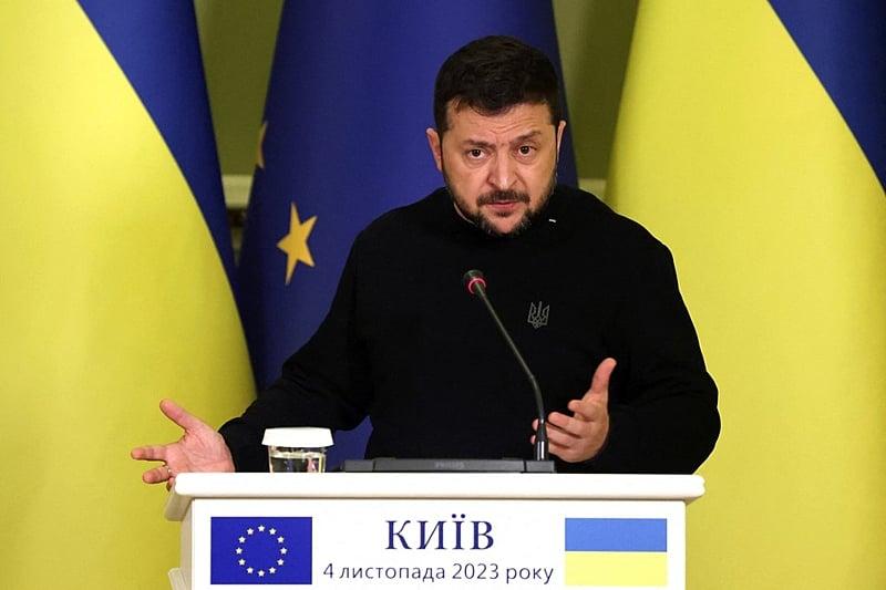 Zelensky revela que Rússia tentou atacar o seu avião duas vezes