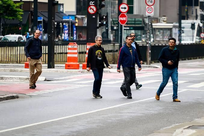 Zema faz ato de campanha esvaziado na Avenida Paulista no 7 de Setembro
