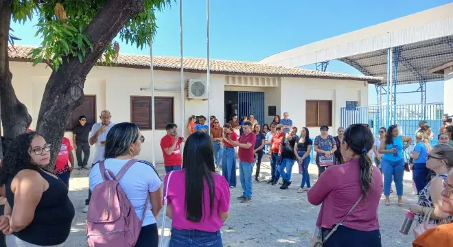Calor nas salas de aula motiva paralisação de servidores da educação em Juazeiro do Norte