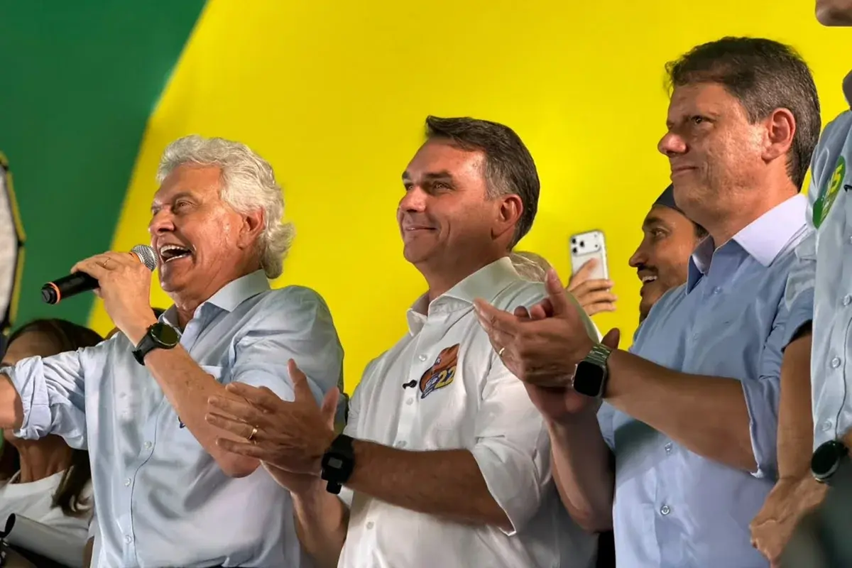 Ronaldo Caiado anuncia apoio a Flávio Bolsonaro no 2º turno; veja o vídeo