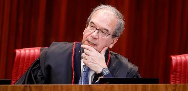 Corregedor do TSE suspende decisão de Nunes Marques e libera canal “Exército do Lula”
