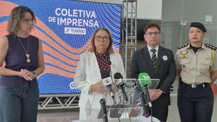 Eleições em Fortaleza: Urna é quebrada por eleitor e colégio fica sem luz após ato criminoso