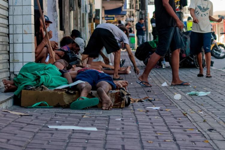  Entorno da Estação das Artes vira abrigo para população em situação de rua em Fortaleza
