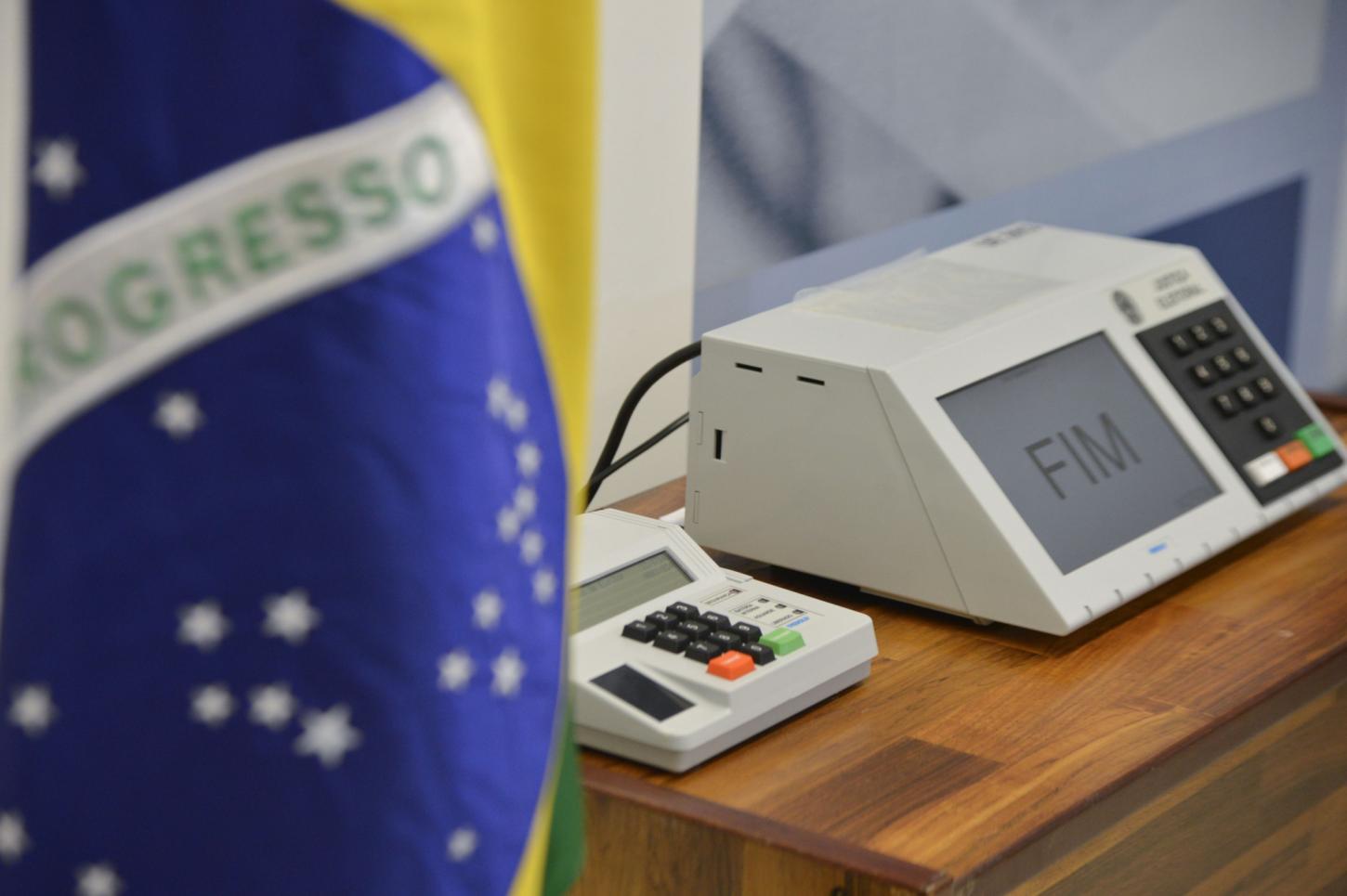 Flávio lidera 4 das 5 primeiras pesquisas do 2º turno e abre até 6 pontos sobre Lula